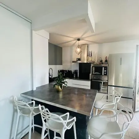 Le Nicol's-piscine-parking-wifi Apartment *